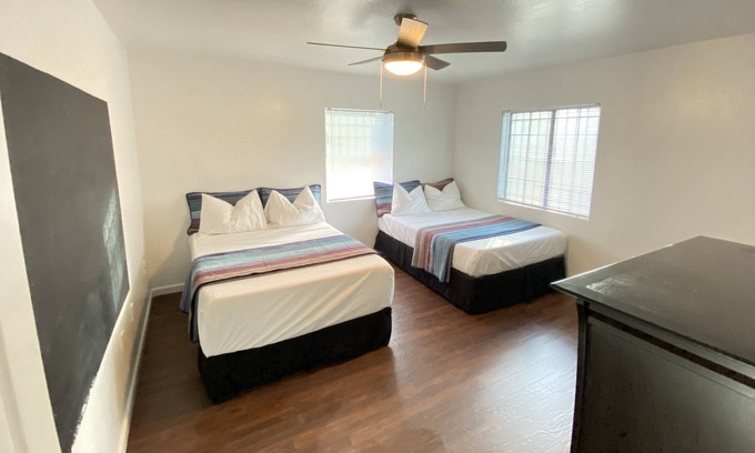 Governmental Mall Condominio | PRIVATE garage, 2bdrm home in downtown PHX!