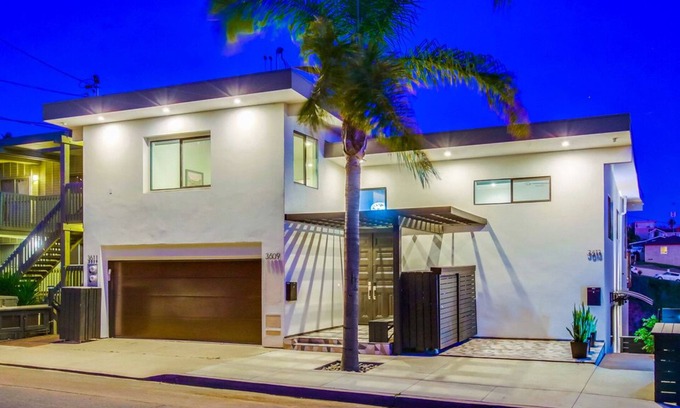 Mission Hills Apartamento | Available again! Stylish Retreat w/ Private Garden and Spa Bath ~ Close to all