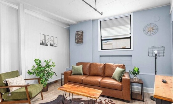 Jonesville Apartamento | Private Getaway in Downtown Elkin Near Vineyards!