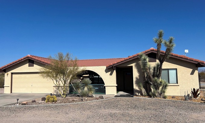 Wickenburg Casa | Private Getaway with 360 Views & Pool! Pens for Horses too!