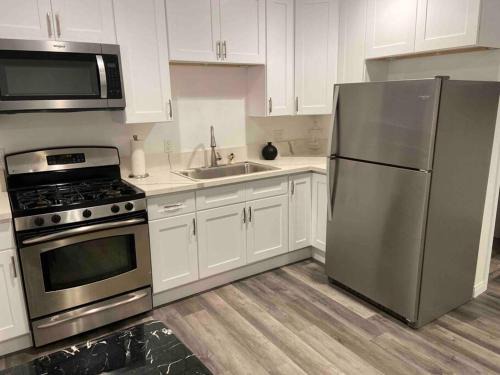 West Rancho Dominguez Apartamento | Private guest house with full kitchen and bathroom