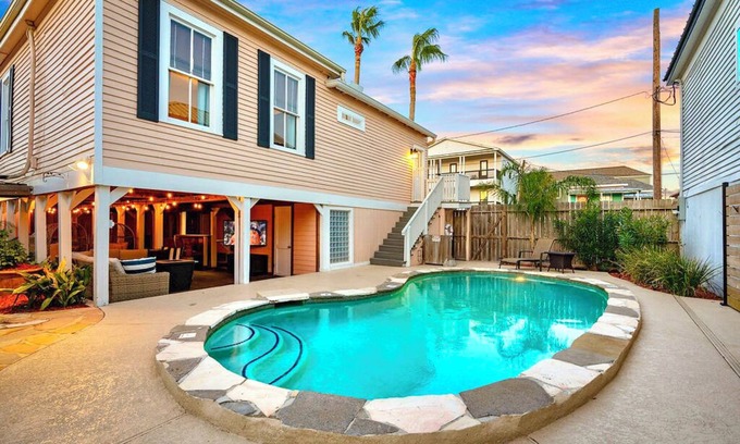 San Jacinto Casa | Private heated pool, 3 blocks to the beach