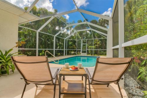 Vero Beach South Casa | Private Heated Pool & Beach House, 3 King Beds, TVs in all rooms, BBQ, Screened in Pool, 15 min to Beach, Private Neighborhood, 1000mbps WiFi