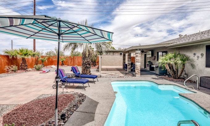 Lake Havasu City Casa | Private HEATED POOL at the Wine Time Villa!