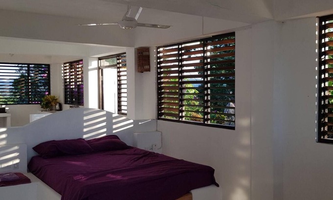 Orange Bay Apartamento | Private hilltop jungle retreat