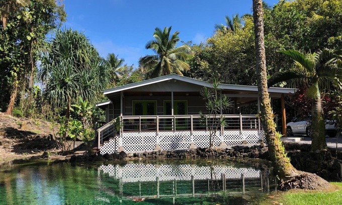 Hilo Casa | Casa privada al otro lado de la calle de la playa. Minuto del centro de Hilo