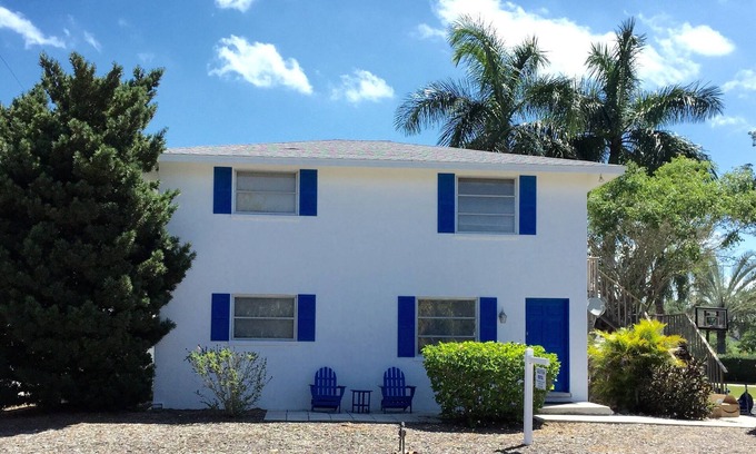 Whitney Beach Casa | Privada Cottage Beach en el extremo norte de LBK. 2 Dormitorios 1 Baño En la 2ª planta