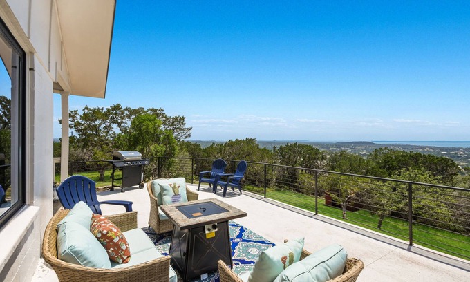 Burnet Casa | Private Home on Spider Mountain with Spectacular View of Lake Buchanan