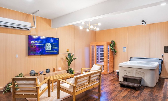Long Pond Casa | Private Home Recreation Lounge Hot Tub Sauna Private Spa Billiards Gym Space
