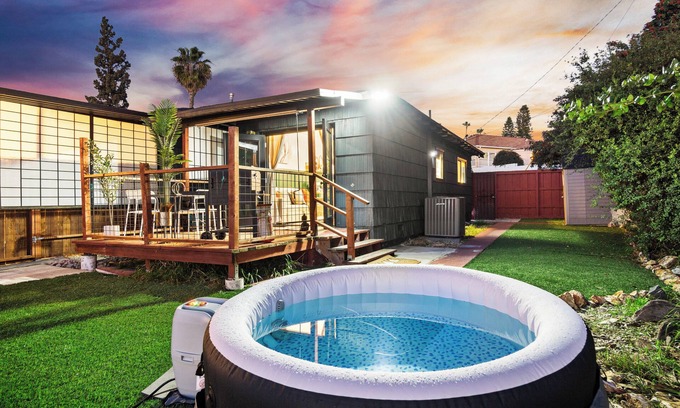 Valencia Park Casa | Lux King Bed, Hot Spa, 1 Gbps Wi-Fi, Parking, View