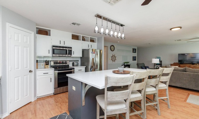 Flour Bluff Casa | Private Home w Reserved Parking & Carport Built for Fun Gatherings