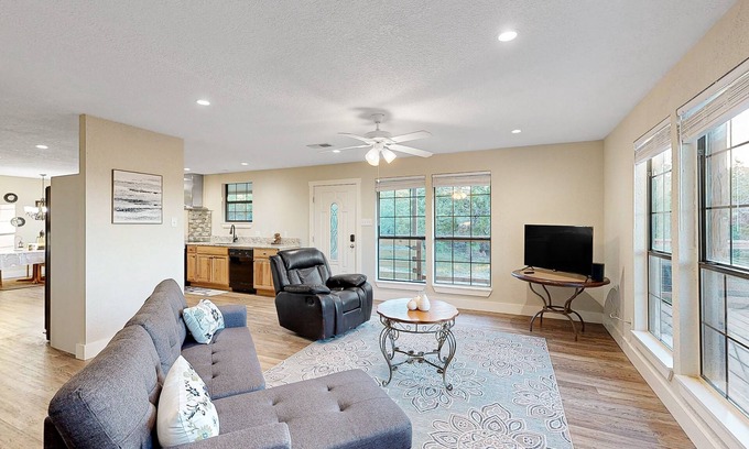 Pipe Creek Casa | Private home with hill country views, open layout, W/D, central AC, & patio