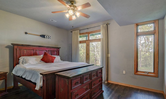 Shell Knob Casa | Private Home with Panoramic Table Rock Lake Shore View