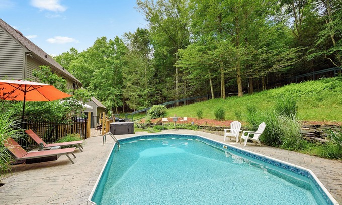 Montgomery Casa | Private Home with Pool & Jacuzzi in the Hudson Valley