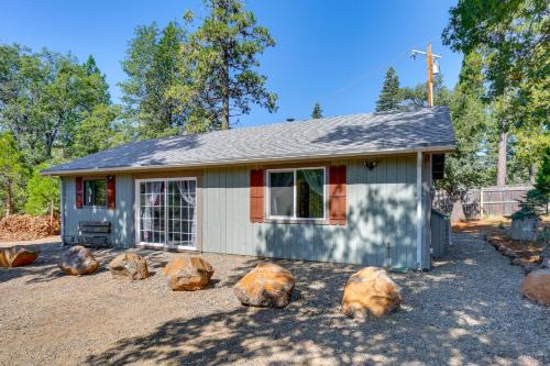 Shingletown Casa | Private Horse Stall Unplug at Shingletown Home!