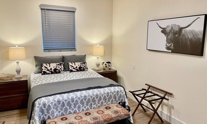 Ahwahnee Apartamento | Private HOT TUB/BBQ/Sleeps 2/Crazy Cow