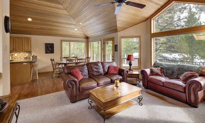 Sunriver Casa | Ven a relajarte y disfruta de SHARC y el parque Fort Rock