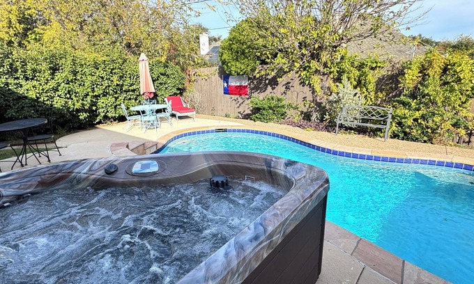 Southwest Arlington Casa | Private Hot Tub & Pool, Fenced Yard, & Walking Distance To Shopping