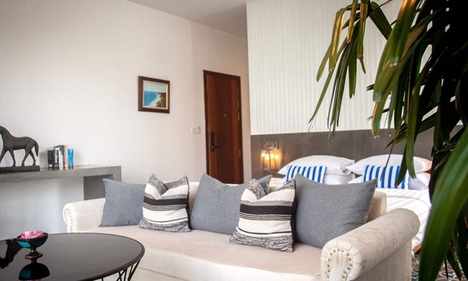 Sangkat Sla Kram Casa | Private hotel with 4 suite rooms, Sky Bar and Full restaurant