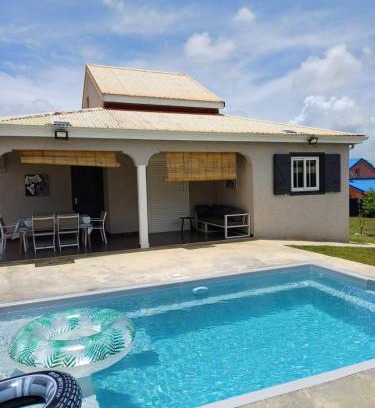 Lamentin Casa | Private House for Vacation, Castel