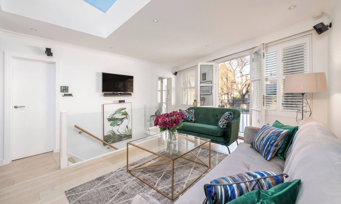 Kensington Casa | PRIVATE HOUSE in the hart of London Kensington. Walk to the V&A or Royal Albert