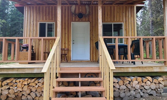 Yukon Cabina | Private lakefront cabin with mountain views