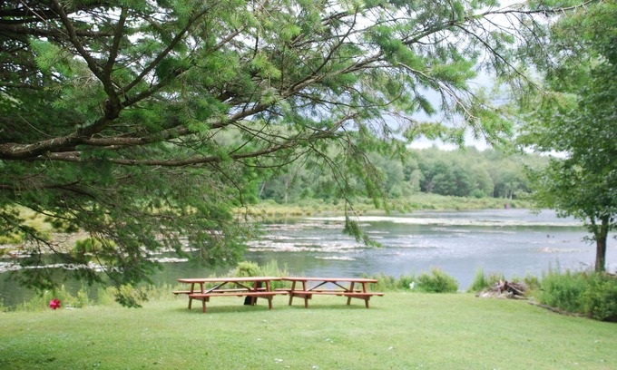 Tobyhanna Casa | FRENTE AL LAGO PRIVADO: escapada a Poconos en un lago tranquilo