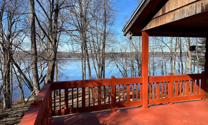 Paupack Casa | Private LakeFront ranch on Lake Wallenpaupack, PA. Secluded. Sunset view!