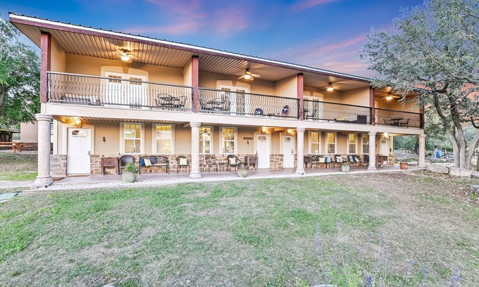 Canyon Lake Casa | Private Lakeview Resort / Sleeps up to 25 / Pet Friendly