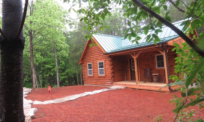 Fletcher Cabina | Private log cabin on 3.5 acres