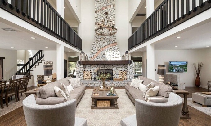 Evergreen Estates Casa | Private Luxury Big Bear Lodge. Hot Tub. Game Room