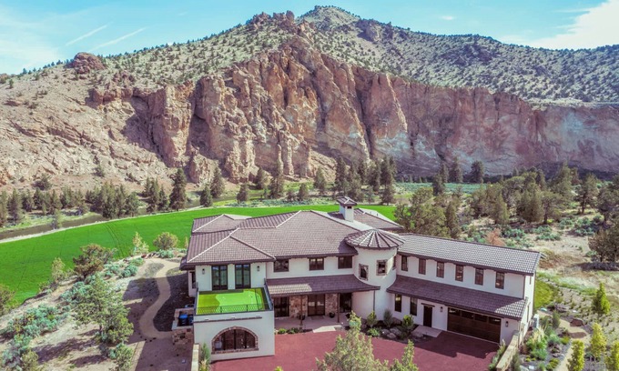 Terrebonne Casa | Private Luxury Home On Crooked River