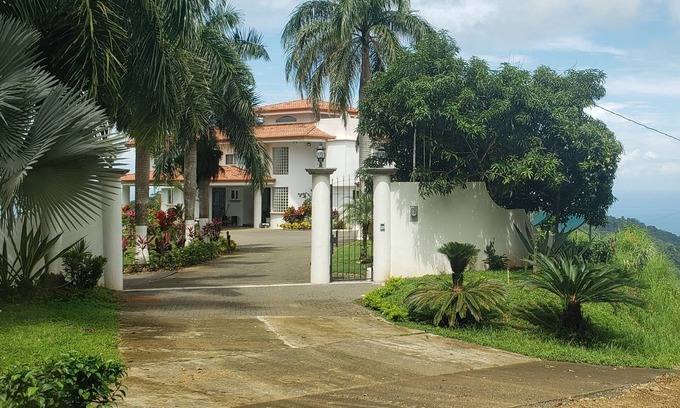 Jaco Casa | PRIVATE LUXURY OCEANVIEW MANSION overlooking Jaco and Hermosa Beaches