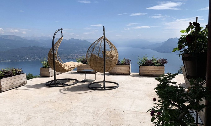 Carciano Cama Y Desayuno | Retiro de lujo y spa privado con espectacular vista sobre el lago Maggiore