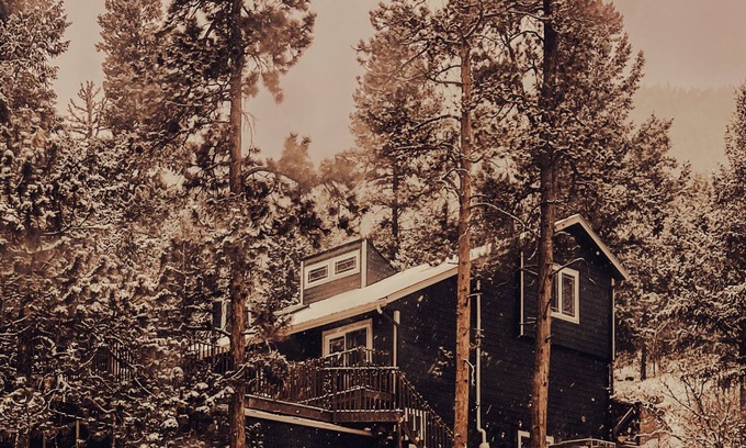 Cascade-Chipita Park Casa | Private Magical Forest, King Suite, 2 miles to Pikes Peak Hwy and North Pole