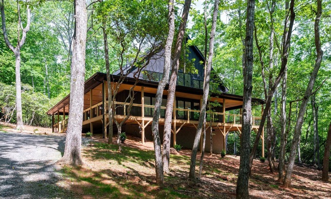 Arden Casa | Private Modern Barndominium near Breweries, Airport, Biking, Hiking +