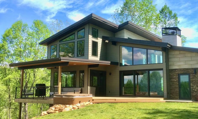 Marshall Casa | Private Mountain Top Escape with Hot Tub, Theater, Game Room & Fire Pit