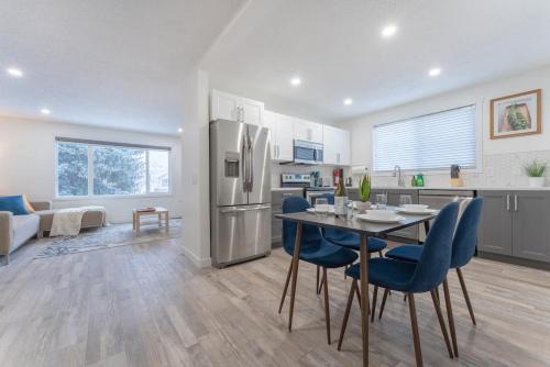 Southeast Calgary Casa | Private neat and cozy room with shared living room and kitchen
