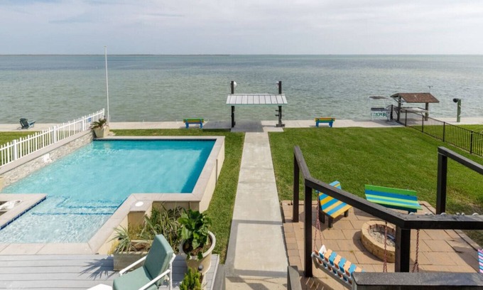 Palm Harbor Casa | Private Oasis at Kokomo - Pool, hot tub, bay fishing, boat slip