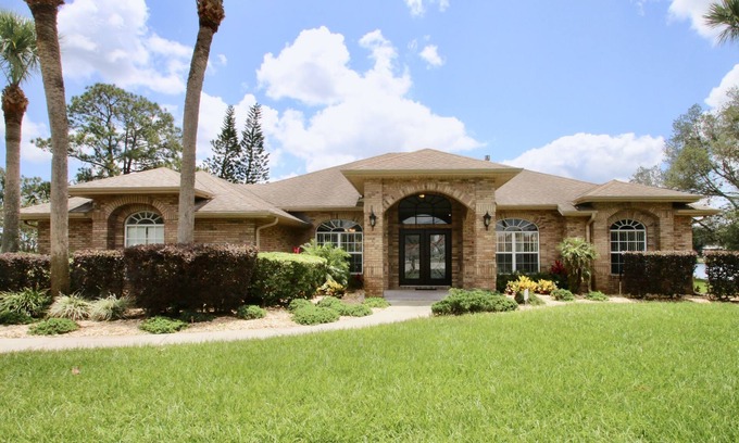 Deltona Lakes Casa | ¡El oasis privado de Deltona te espera! ¡A SOLO 30 MINUTOS DE DAYTONA BEACH!