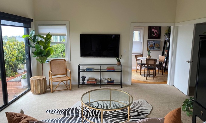 Noe Valley Cabaña | Private oasis with gorgeous city views, large deck.