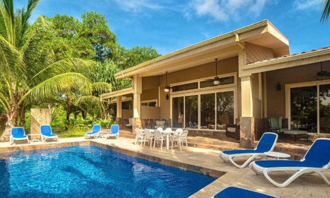 Isla Bastimentos Casa | Villa de lujo frente al mar de 4 dormitorios / 5 baños con piscina infinita