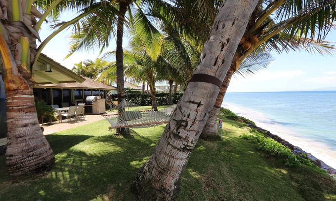 Halama Street Casa | Piscina privada frente al mar con w, bañera de hidromasaje, puestas de sol y tortugas