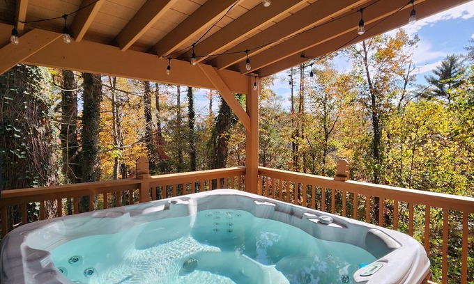 Townsend Cabaña | Private Peaceful Side Retreat with Hot Tub - Minutes from Smoky Mountain Park!
