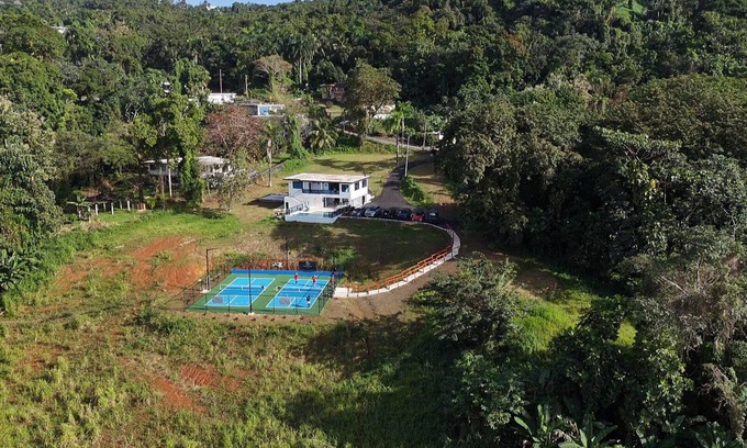Zarzal Casa | Private Pickleball Oasis + Pool – 15 Min to Beaches & El Yunque, 30 Min Airport
