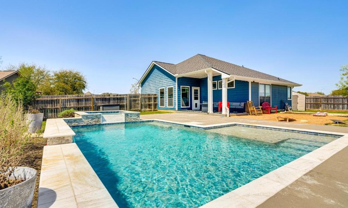 Wellborn Casa | Private Pool and Hot Tub Wild Horse Home!