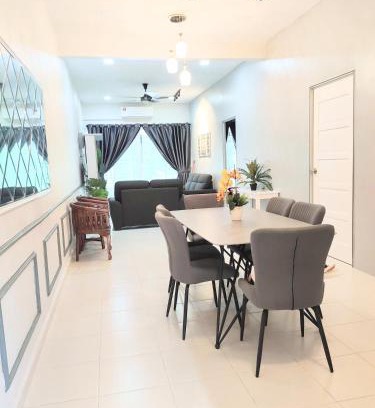 Rantau Panjang Casa | Private pool Cassa Dinies, Wifi , Bbq,10 pax