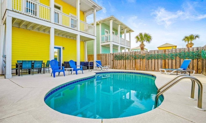 Biltmore Beach Casa | Private Pool,Dog-friendly,Walk to Beach!Sleeps 15!