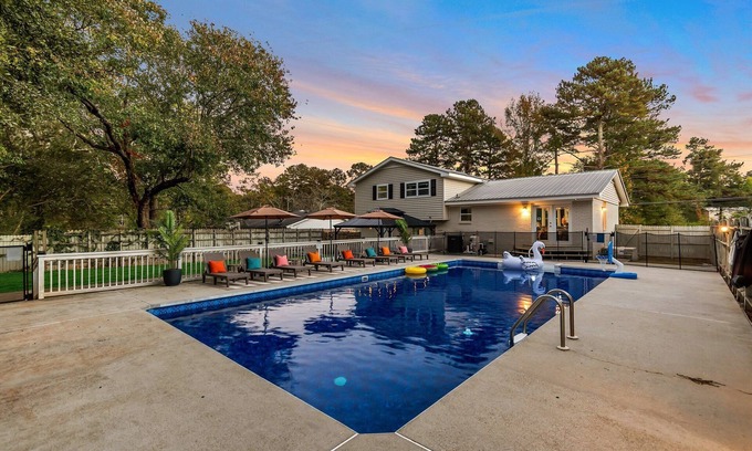 Conyers Casa | Private Pool & Fire Pit w/ Gazebo & Grill. Family Friendly 4 bedroom home.