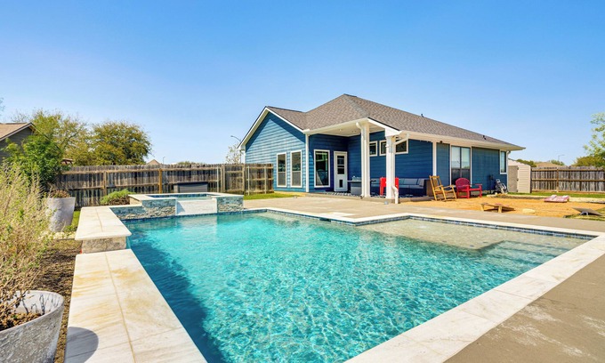 Wellborn Casa | Private Pool & Hot Tub: 'Wild Horse' Home!